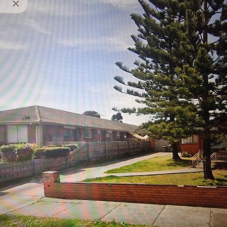 Two Pines, Whole Home In Tullamarine Near Airport! Melburne Exterior foto